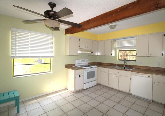 Building Photo - 60 Beachcomber Ln