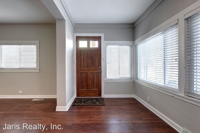 Building Photo - 4 br, 2 bath House - 9 N Lewis Street