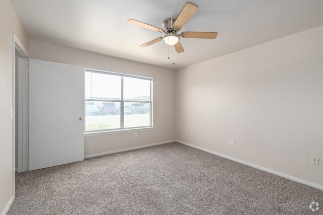 3BR, 2BA Bedroom - zPadre De Vida Apartments
