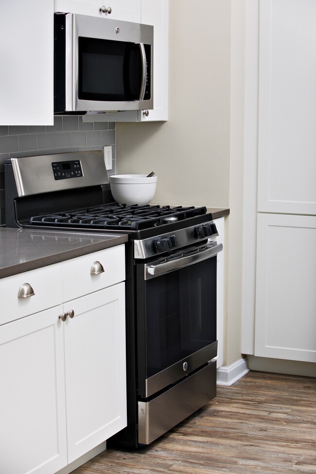 Quartz Countertop and Stainless Steel Appliances - Avalon Townhome Collection Florham Park