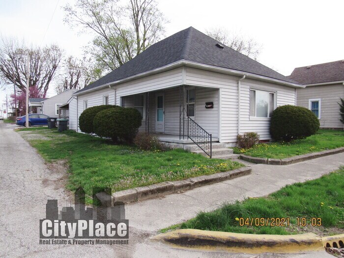 Primary Photo - 502 E Pearl St, Greenwood, IN 46143