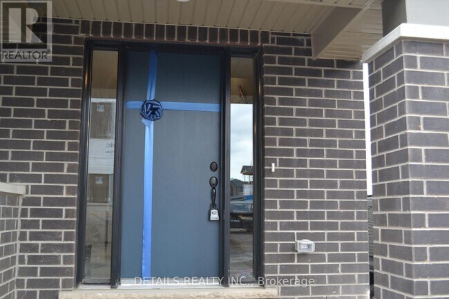 Building Photo - 300 Ilmenite Private