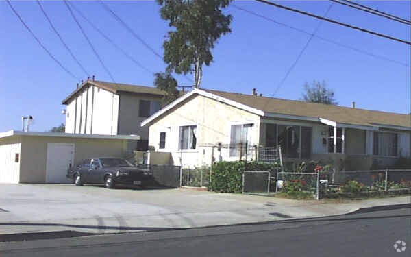 Building Photo - 6736-6740 Kelly St