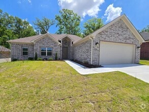 Building Photo - 5009 Springwood Cir