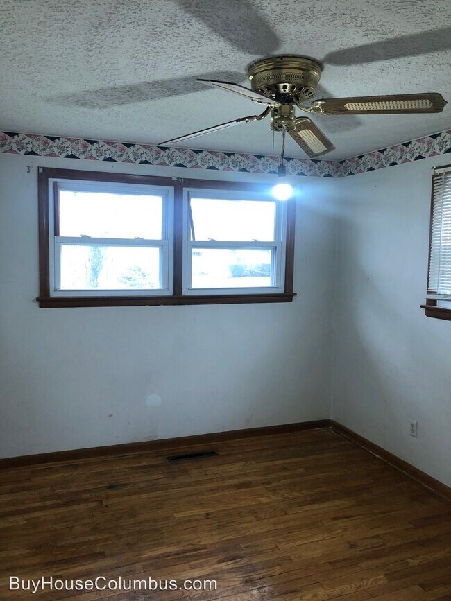 Building Photo - 3 br, 1 bath House - 627 Georgian Dr