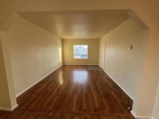 Foto del edificio - 2616 Ames Ave
