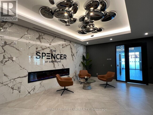 Photo du bâtiment - 360 Deschâtelets Ave.