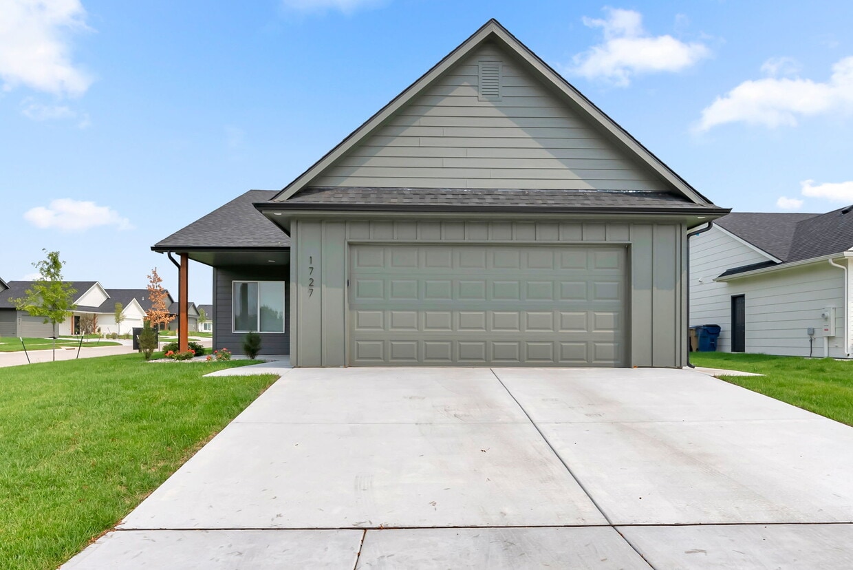 Foto principal - 1819 Liam Ct