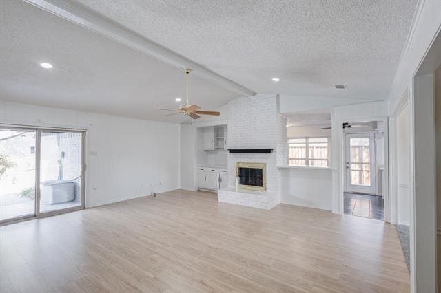 Foto del edificio - 2121 Poppy Ln