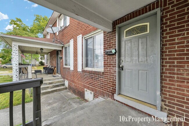 Building Photo - 530 S Terrace Ave