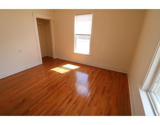 Building Photo - 14 Trask St
