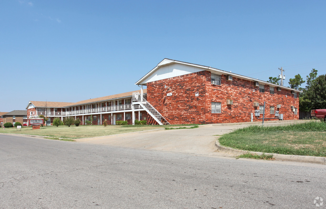 Primary Photo - Southridge Manor Apartments East