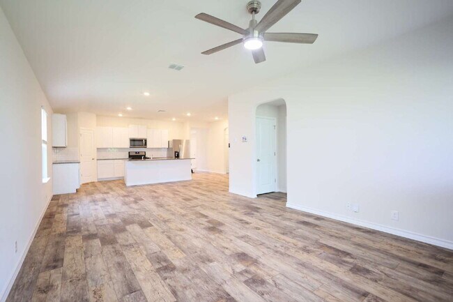 Foto del edificio - "Charming 4-Bed Sanctuary in San Antonio – 1702 Sq Ft of Comfortable Living!"