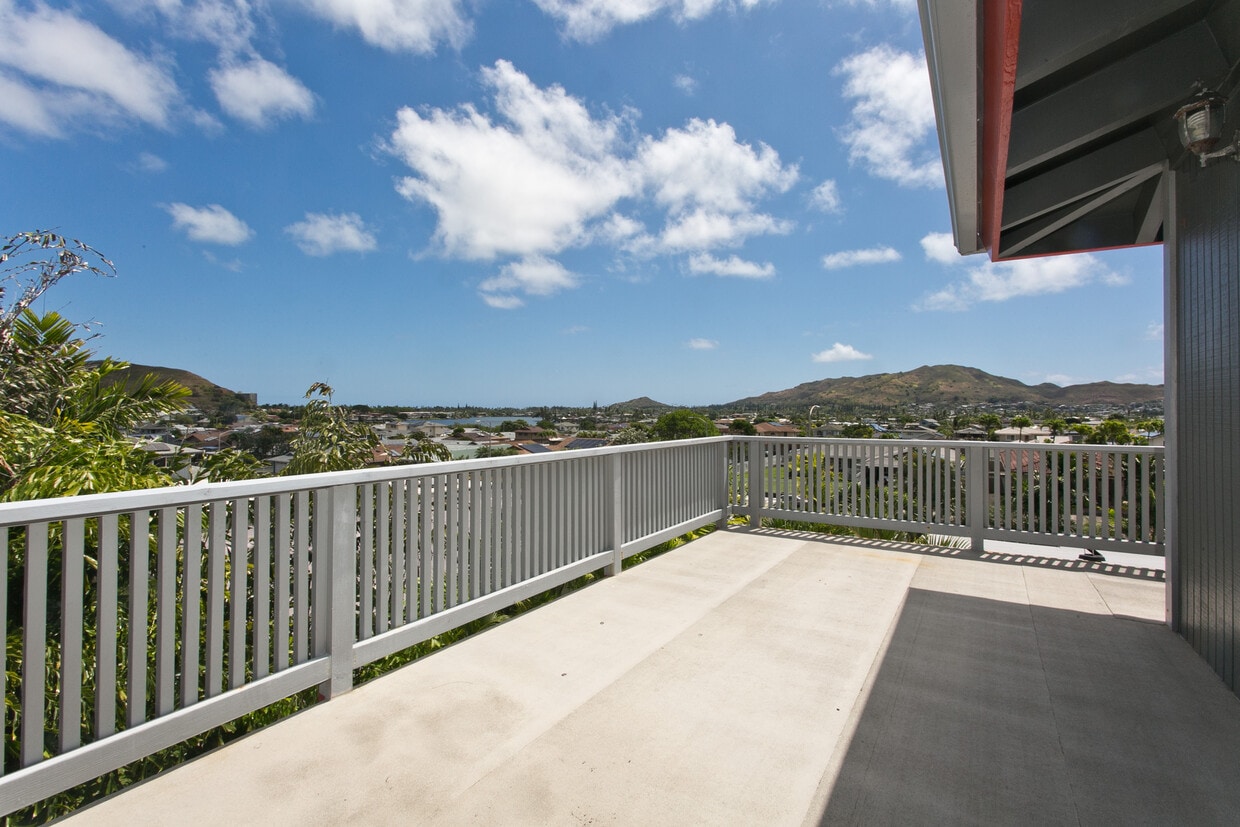 Primary Photo - 1333 Akiahala St