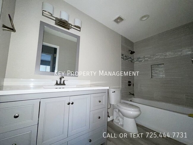 Building Photo - REMODELED 2 BEDROOM CONDO WITH STAINLESS S...
