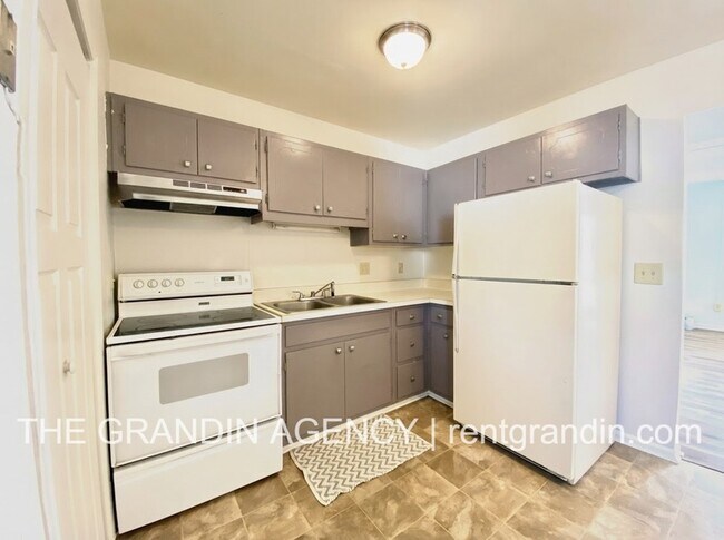 Foto del edificio - 3123 Round Hill Avenue Northwest