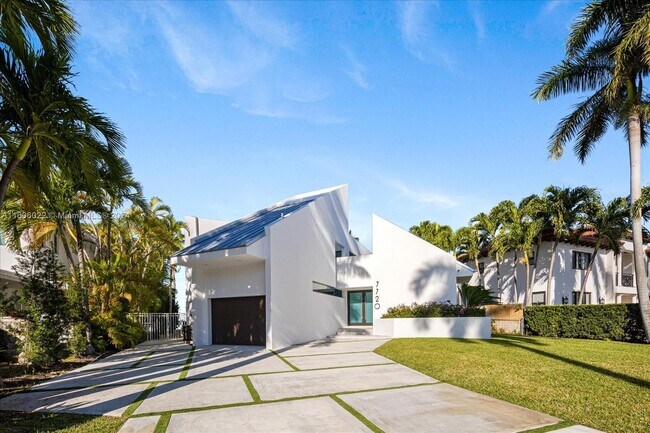 Building Photo - 7720 Miami View Dr
