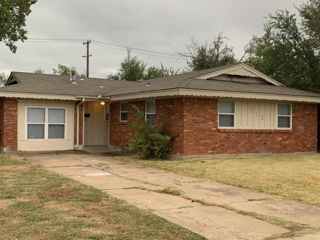 Foto principal - 713 NE 37th