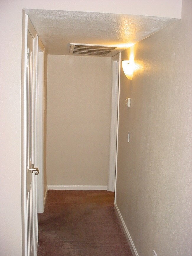 Building Photo - Fantastic Chesapeake Condominium
