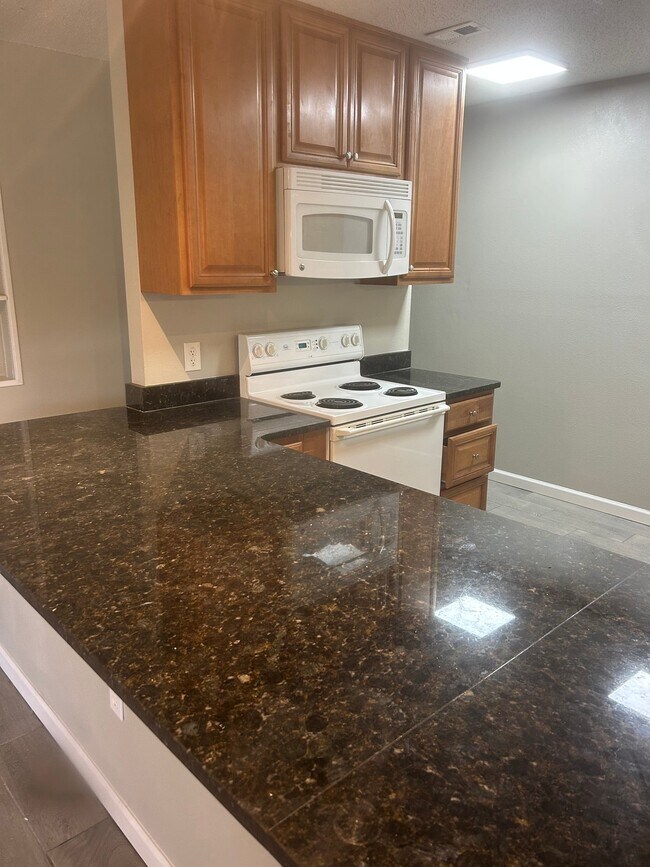 Foto del edificio - 401 Marshall Ct