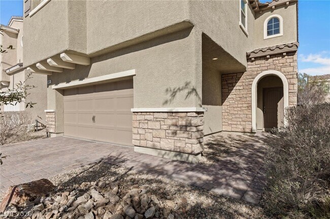 Building Photo - 8924 Willow Break Ave