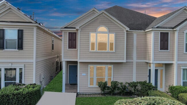 Foto del edificio - 8045 Ellinger Ln