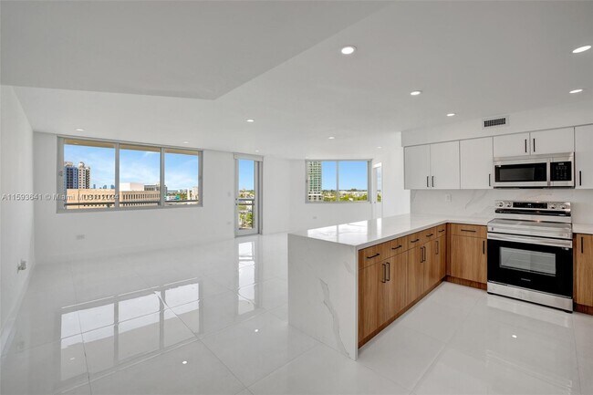 Building Photo - 7135 Collins Ave