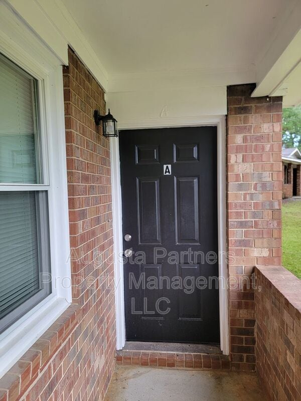 Building Photo - 139 Stoneybrooks Pl