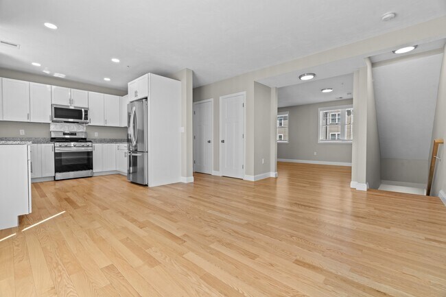 Building Photo - 7 Gorham St