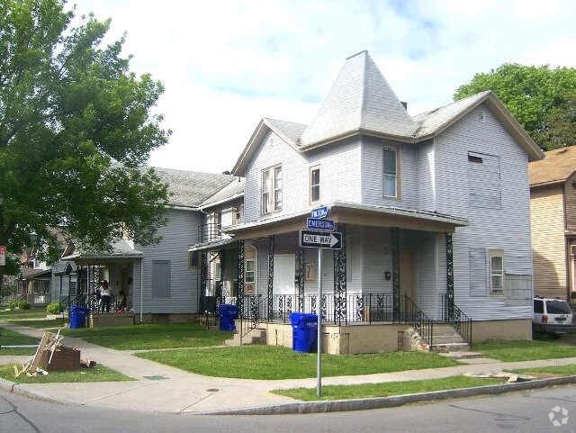 Building Photo - 44 Emerson St