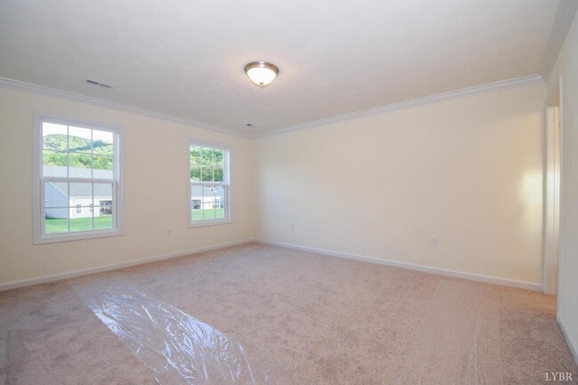 Building Photo - 1024 Forest Edge Dr