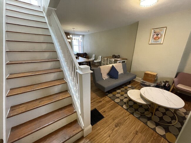 Livingroom, Stairs to Bedrooms - 9 Clarendon Pl