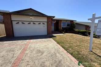 Building Photo - 2504 Tipperary Ave