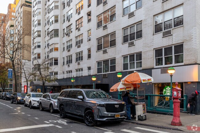 Building Photo - 1091-1097 Lexington Ave