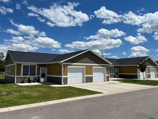 Building Photo - Grand Slam Patio Home Apartments