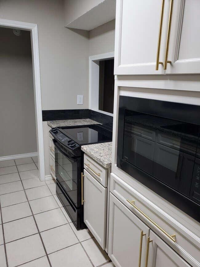 Built in new microwave - 106 N Troy Ave