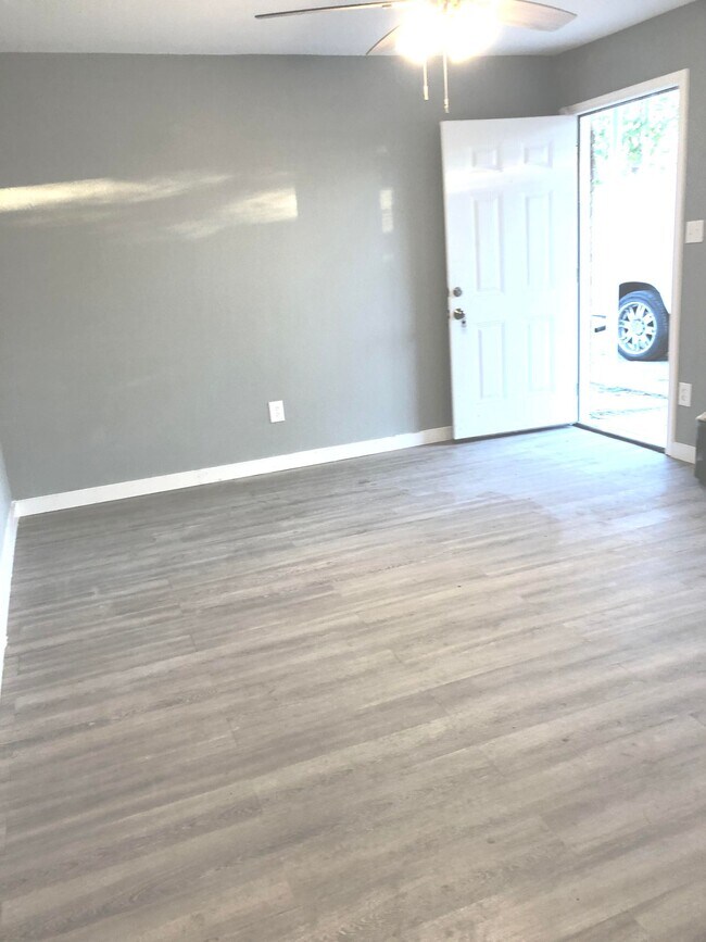 NEW FLOORING - 7813 Detroit St