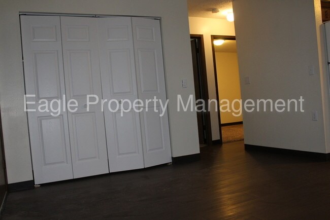Building Photo - 2095 5th Ave