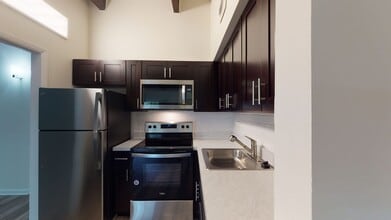 Interior Photo - The Commons at Windsor Gardens