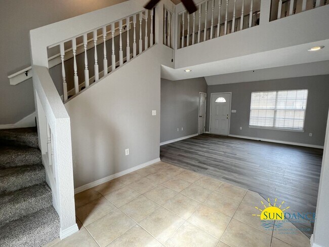 Building Photo - Renovated  5 Bedroom Home located on a cul...