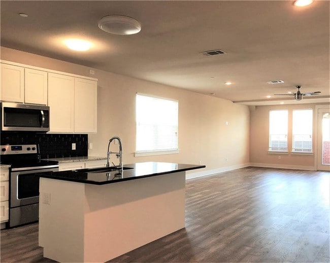 251 S Mill St Unit 210, Lewisville, TX 75057 Condo for Rent in