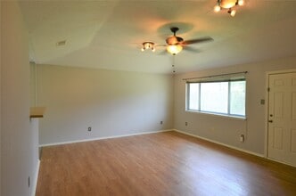 Building Photo - 24006 Merry Oaks Dr