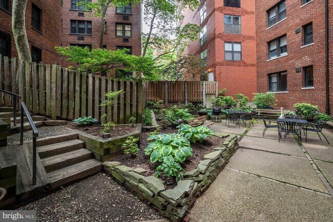 The Garden - 2515 K St NW