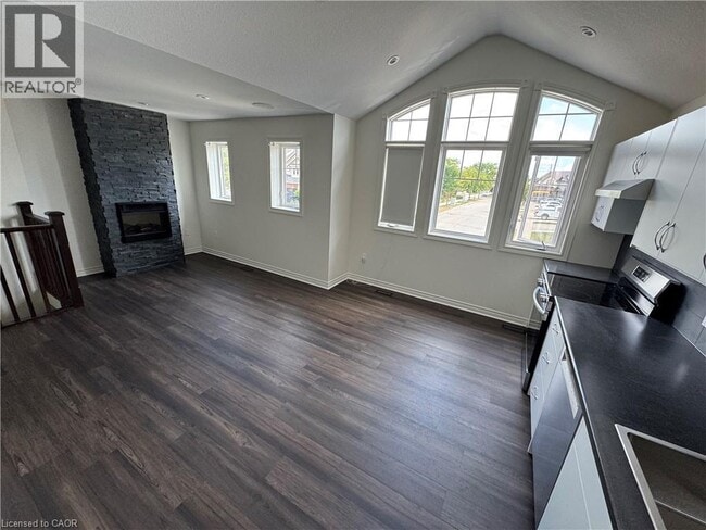 Building Photo - 15 Helena Feasby St