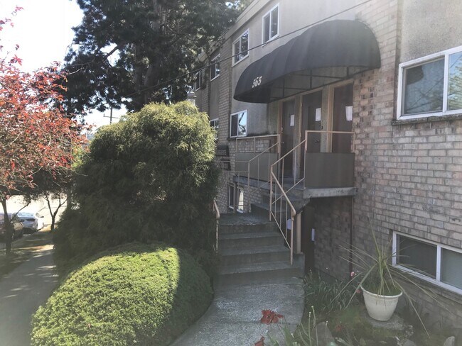 Building Photo - 565 Lee St