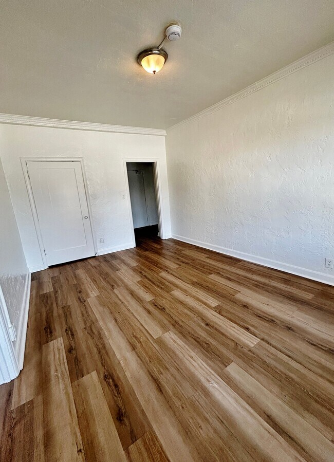 Building Photo - 1523 N McCadden Pl