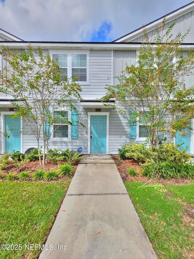 Foto principal - 8377 Retrograde Rd