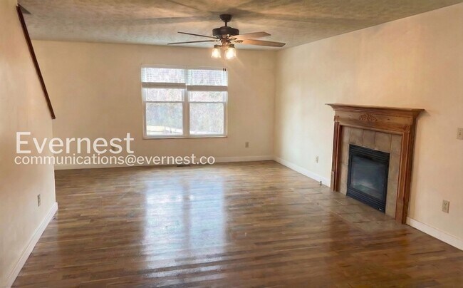 Foto del edificio - 4 Bed/2.5 Bath Home with Garage / Pet-Friendly / Vouchers Accepted / Available Now!