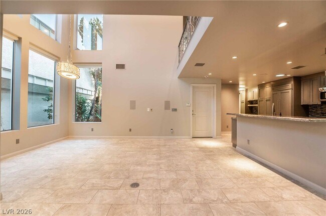 Building Photo - 980 Vegas Valley Dr