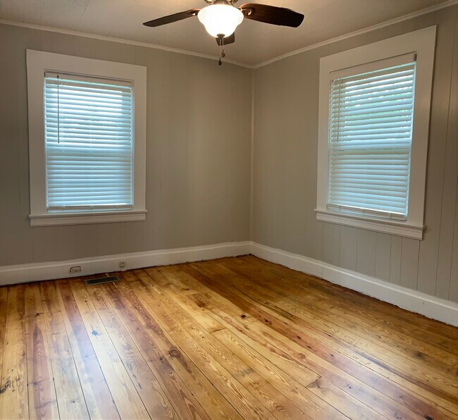 Foto del edificio - 2181 Old Durham Rd